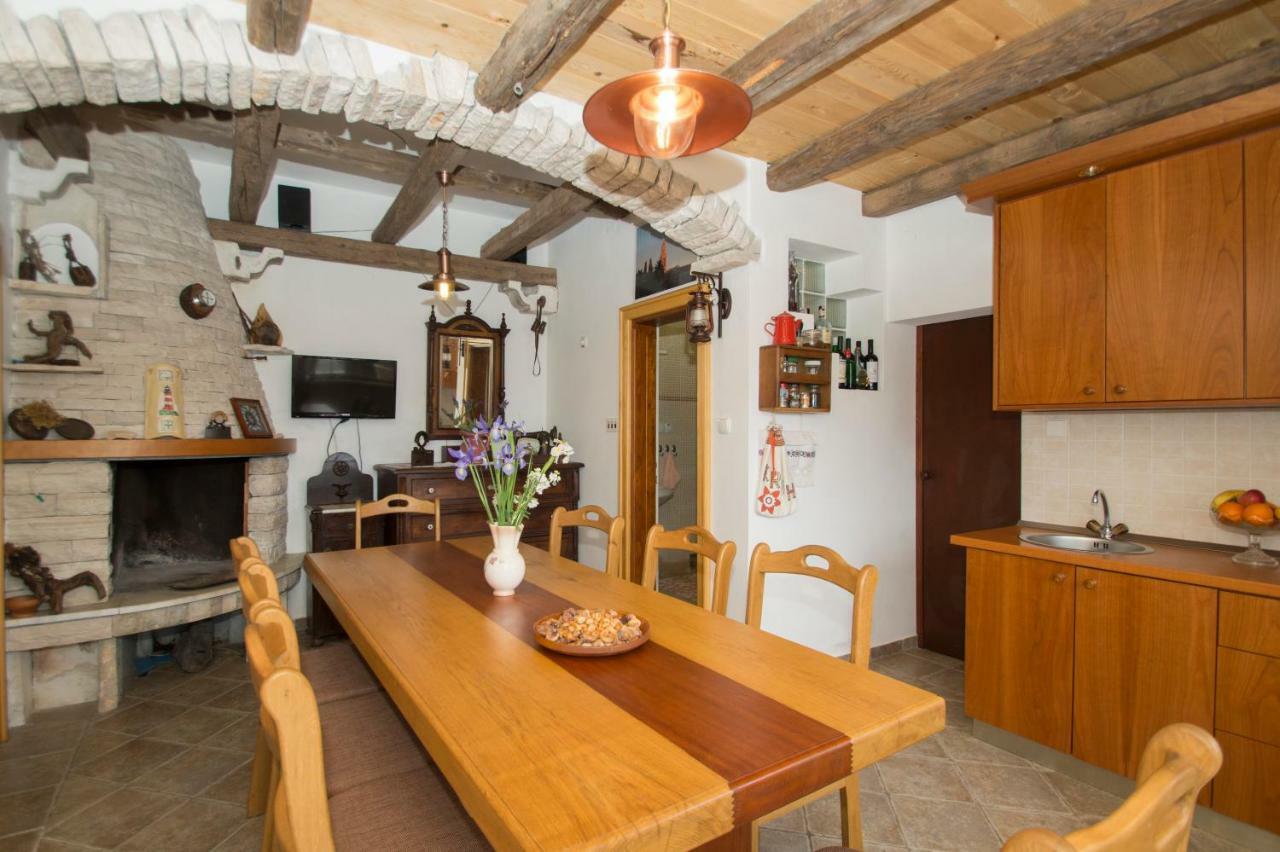ヴェラ・ルカ Stiniva-Stone Houseヴィラ エクステリア 写真